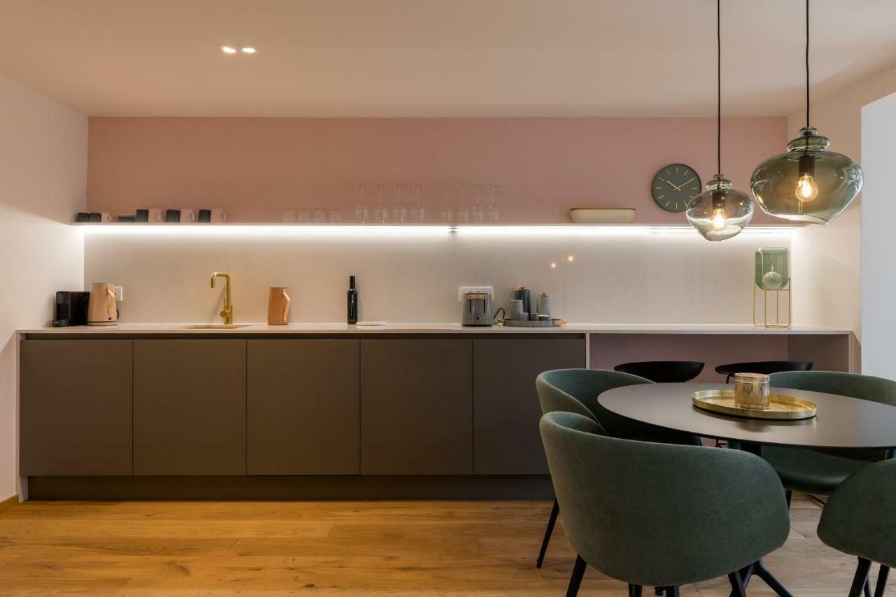 La Apartment *